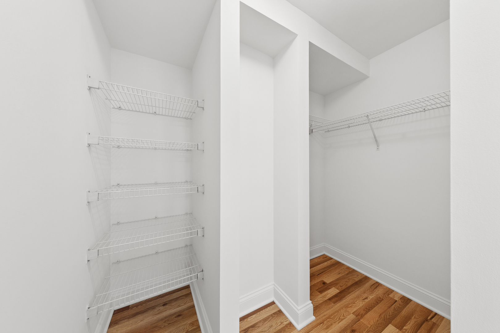 1122 N Clark Street 2102 Property Photo 17