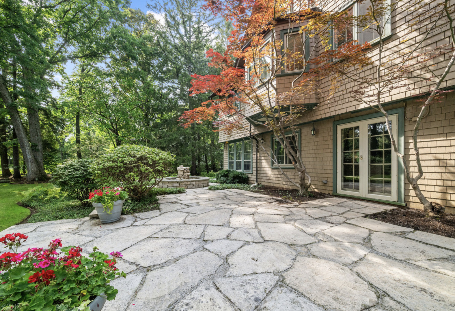 215 Prospect Avenue Property Photo 12