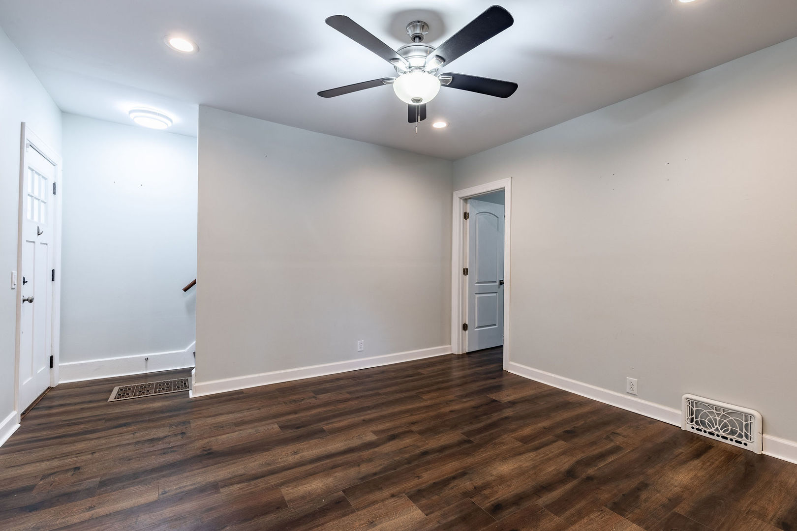 38 N Green Street Property Photo 5
