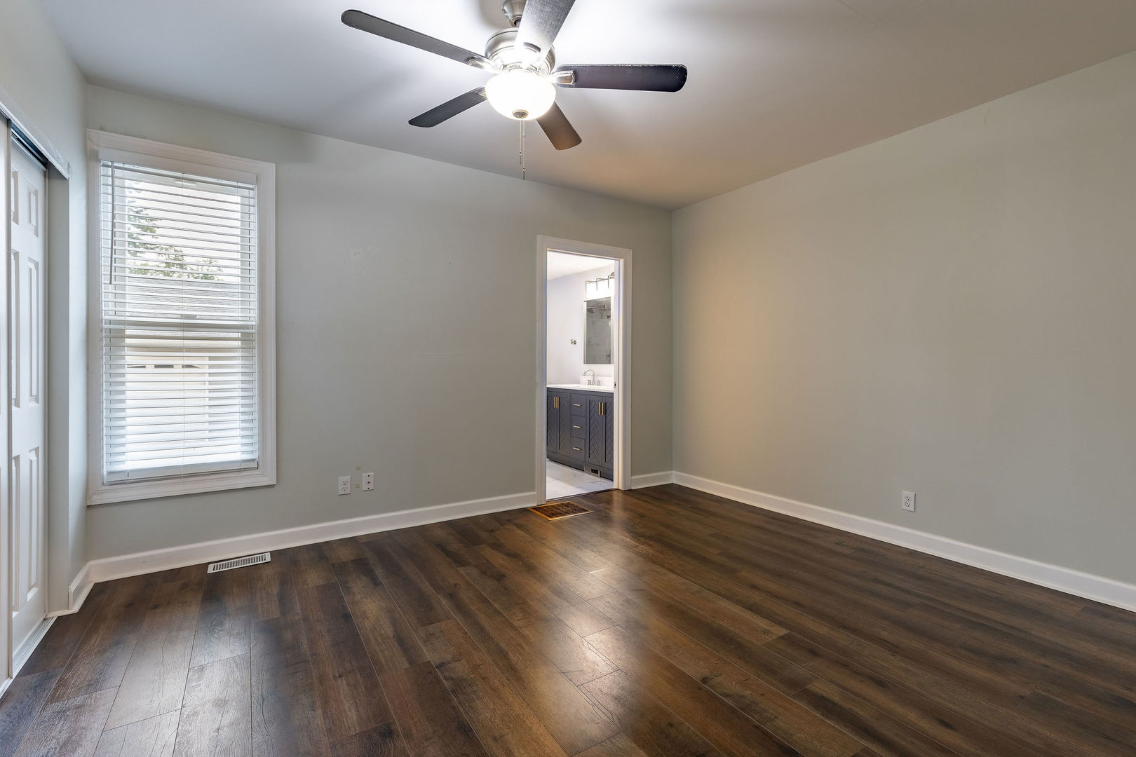 38 N Green Street Property Photo 13