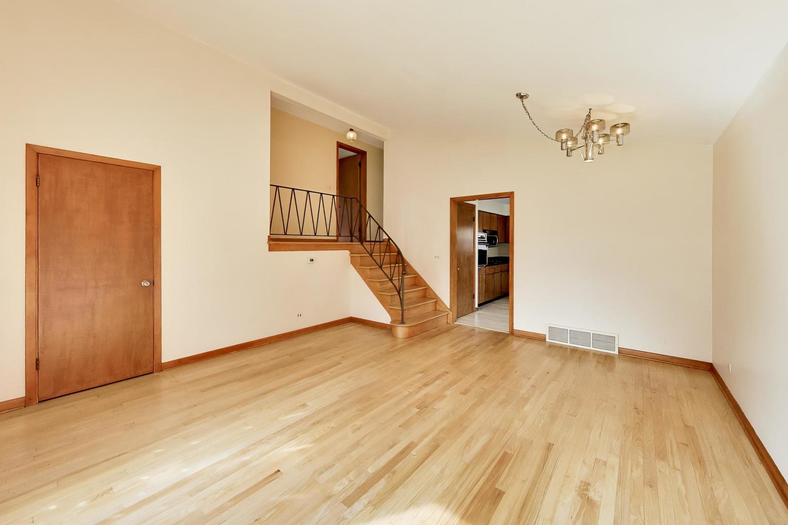 138 N Elmwood Avenue Property Photo 2