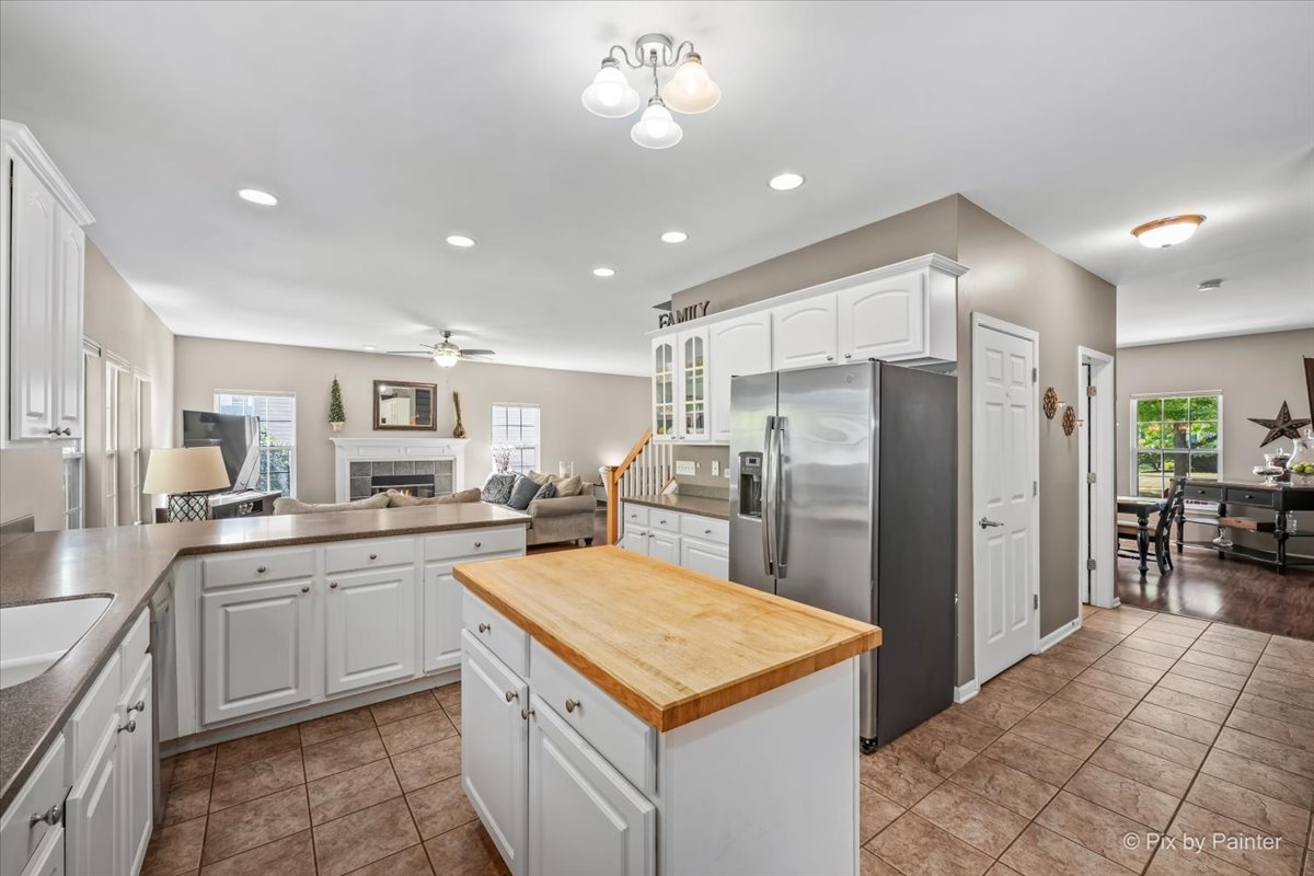 1075 Robinson Street Property Photo 17