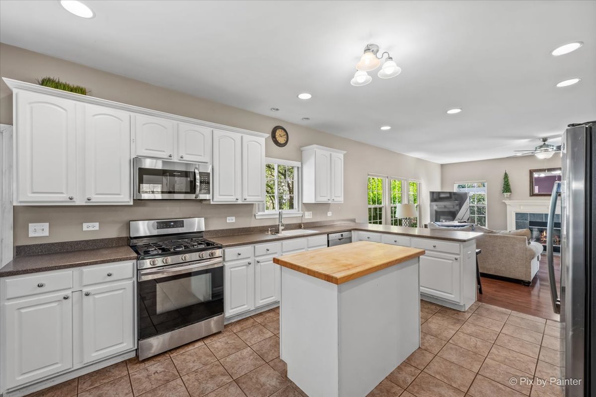 1075 Robinson Street Property Photo 18