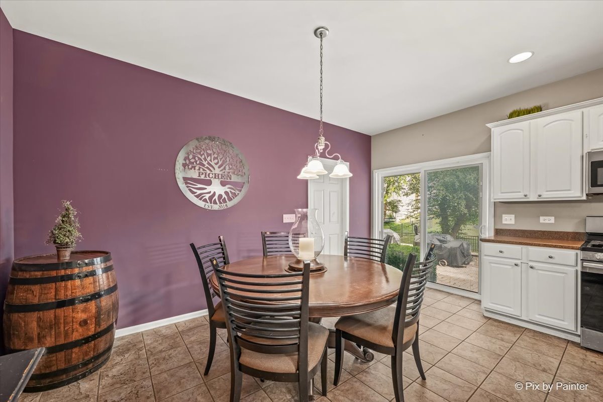1075 Robinson Street Property Photo 22
