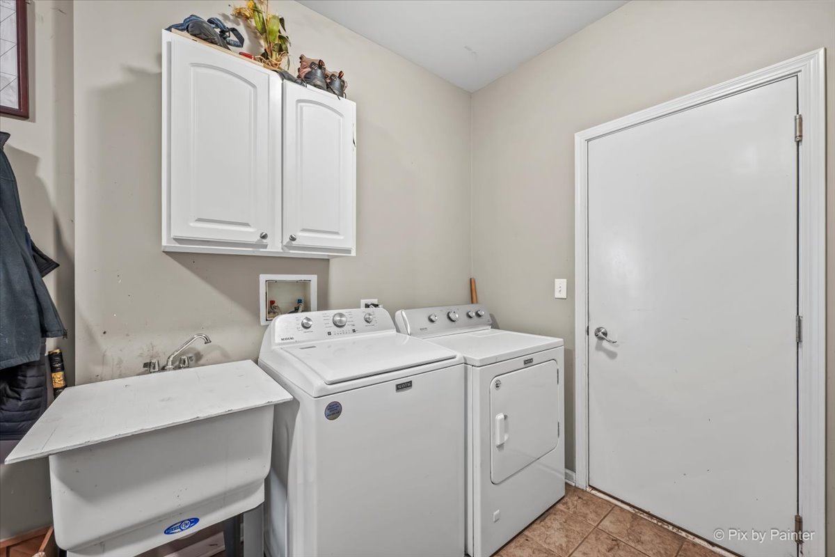 1075 Robinson Street Property Photo 25