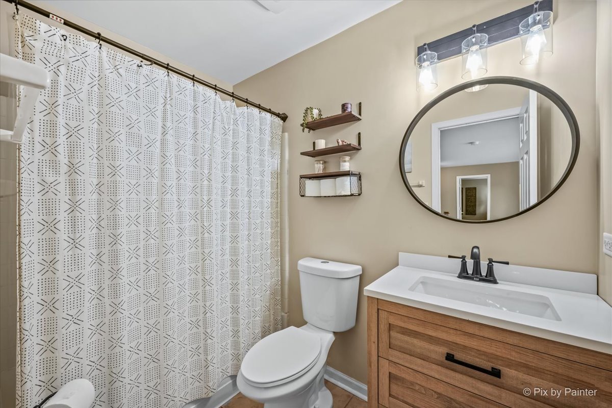 1075 Robinson Street Property Photo 34