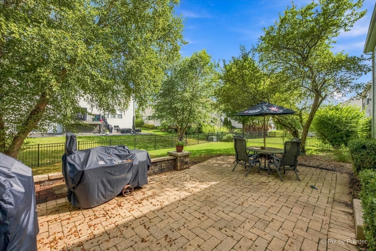 1075 Robinson Street Property Photo 47