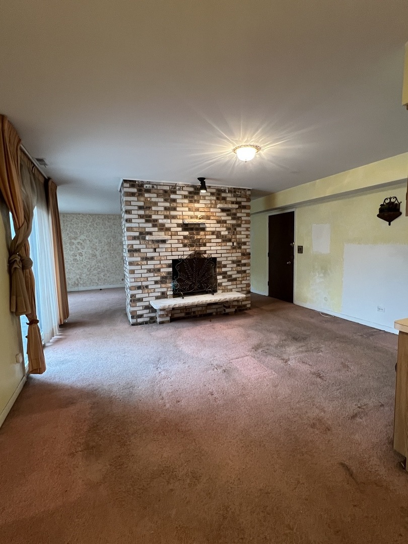 8210 Elmwood Avenue 403 Property Photo 7