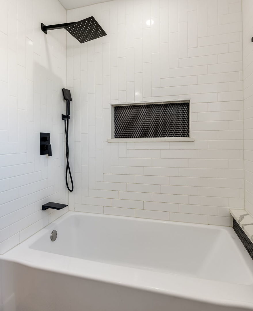 235 W 43rd Street Property Photo 5