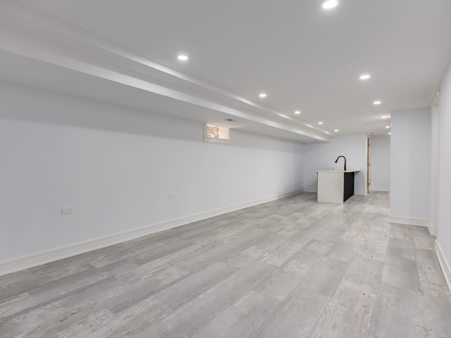 235 W 43rd Street Property Photo 14