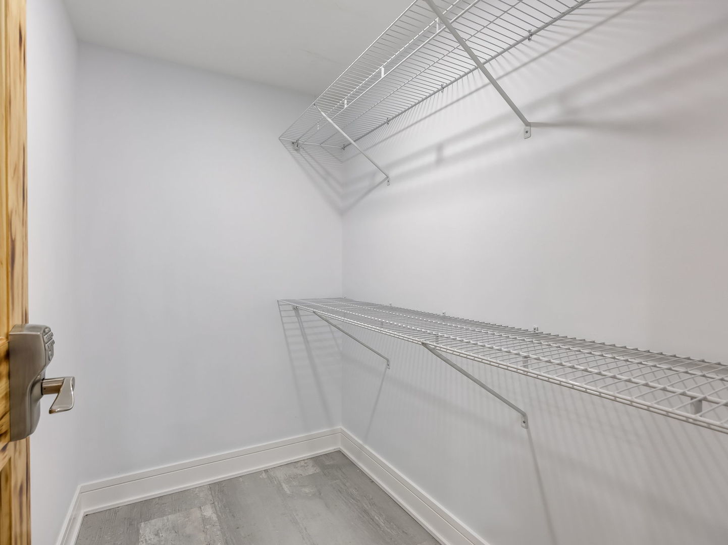 235 W 43rd Street Property Photo 16