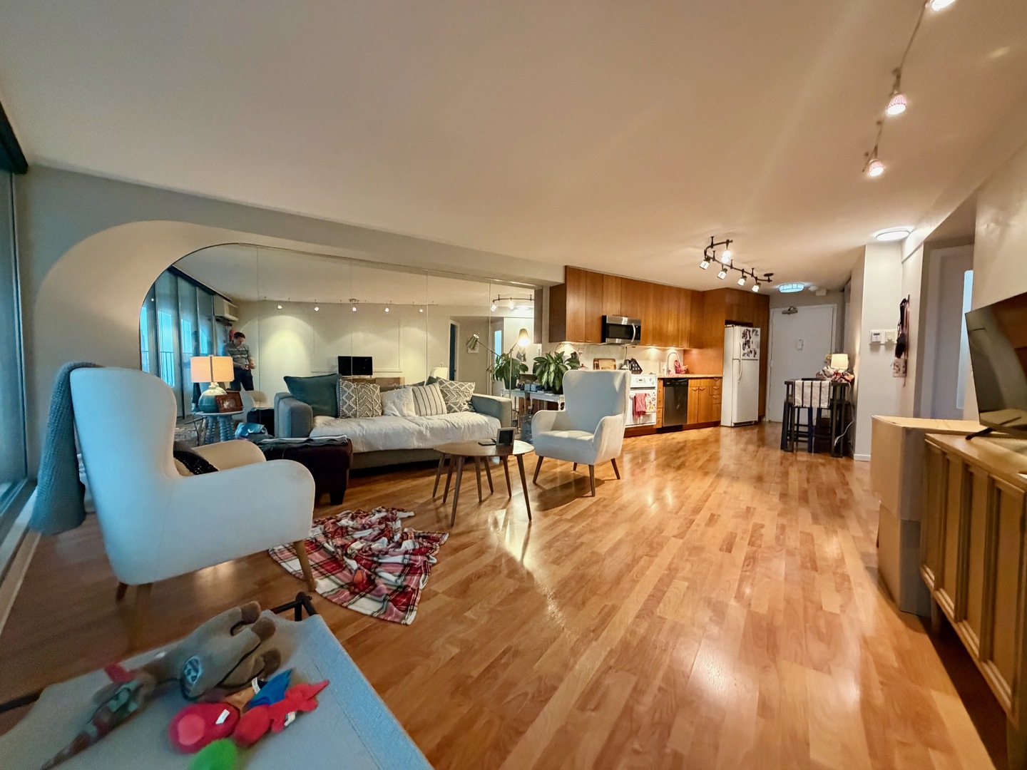 300 N State Street 3710 Property Photo 4
