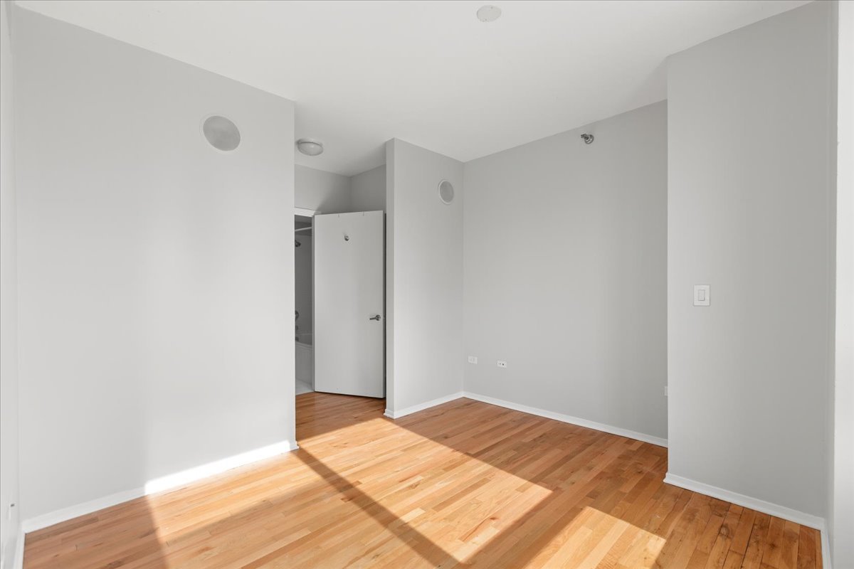 701 S Wells Street 803 Property Photo 6