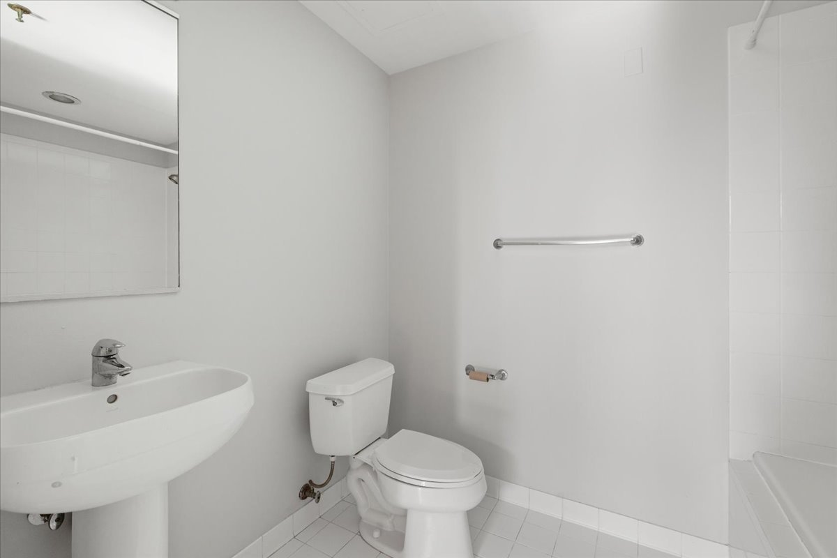 701 S Wells Street 803 Property Photo 8