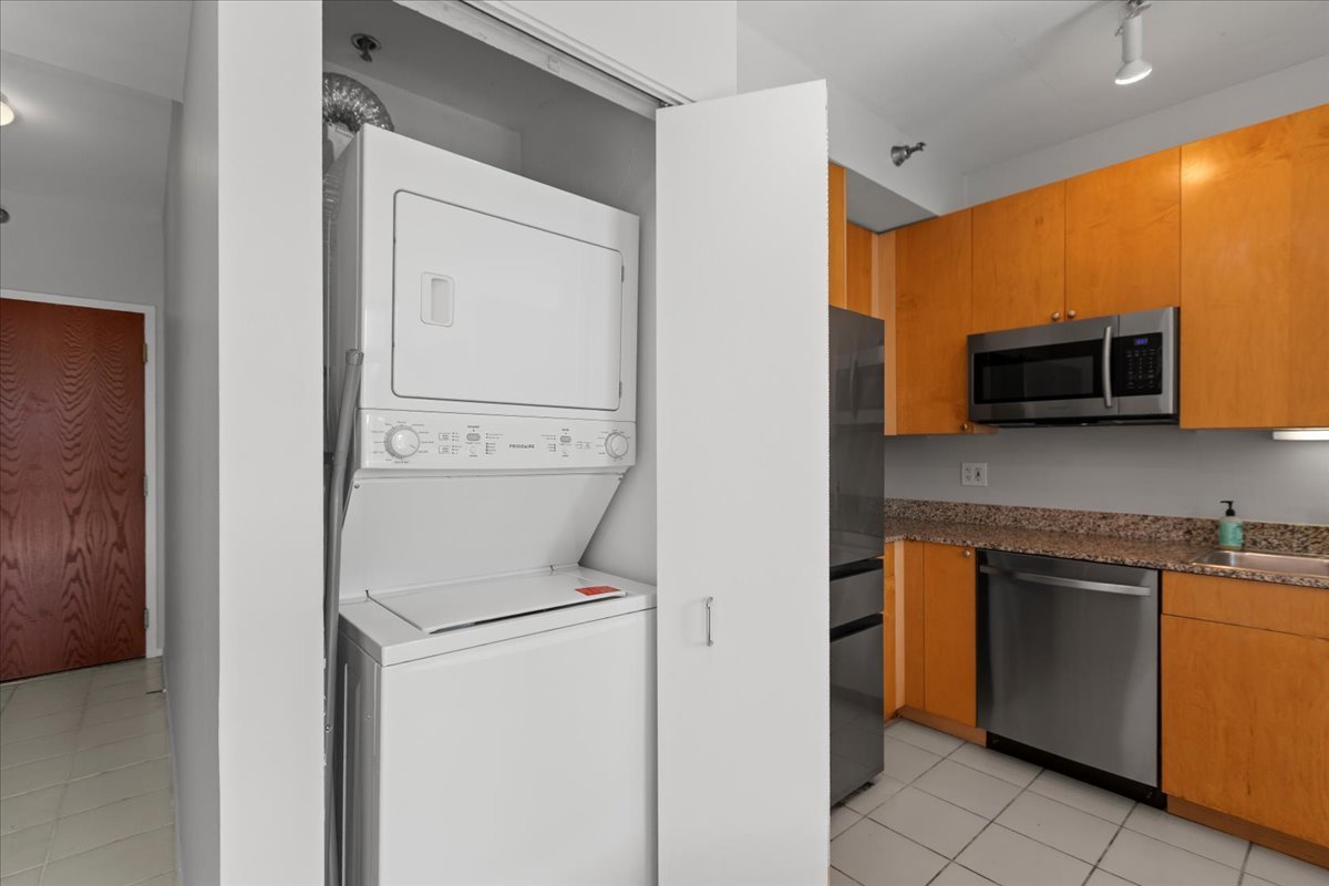 701 S Wells Street 803 Property Photo 10