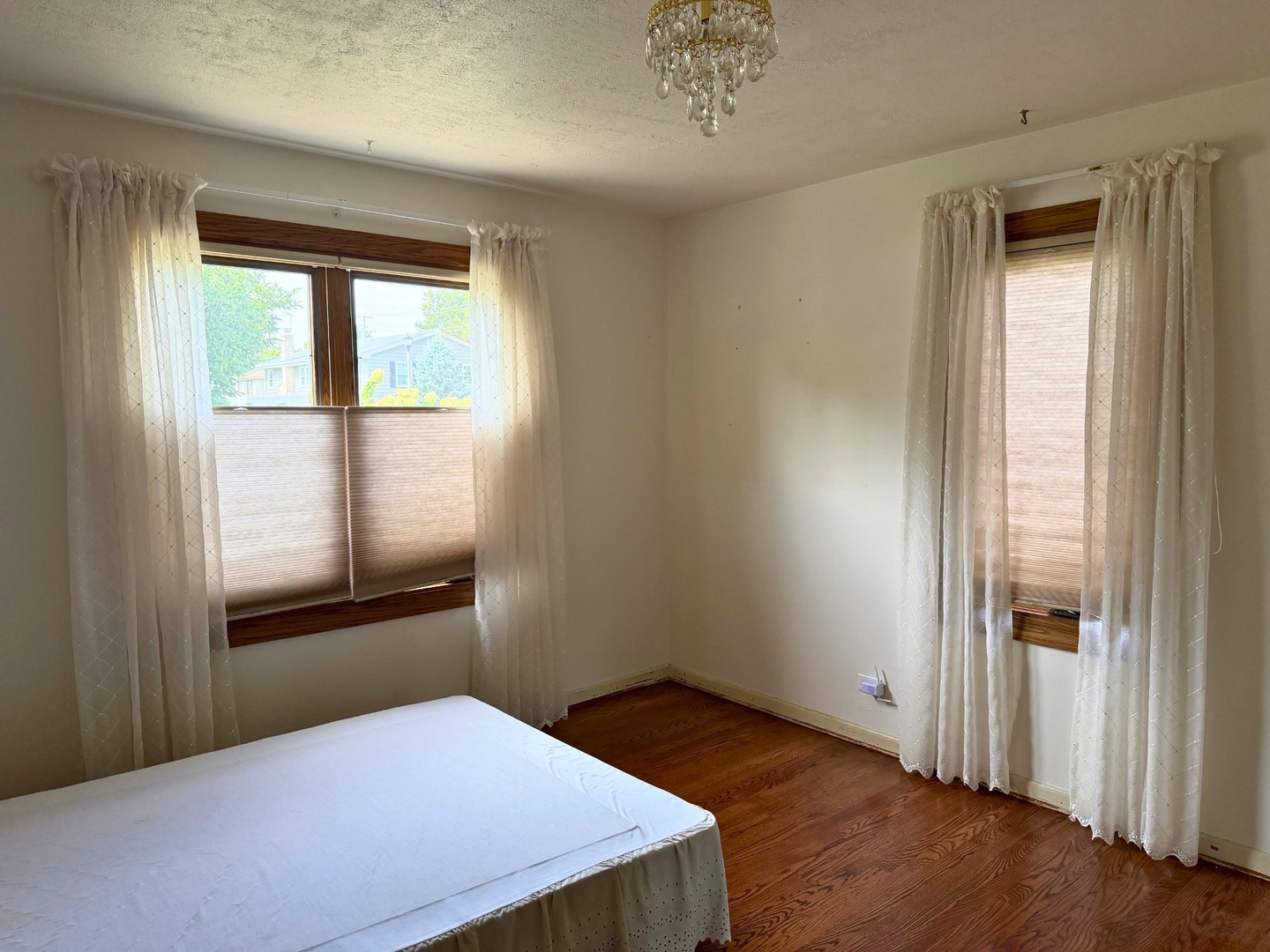 1009 S Ahrens Avenue Property Photo 8