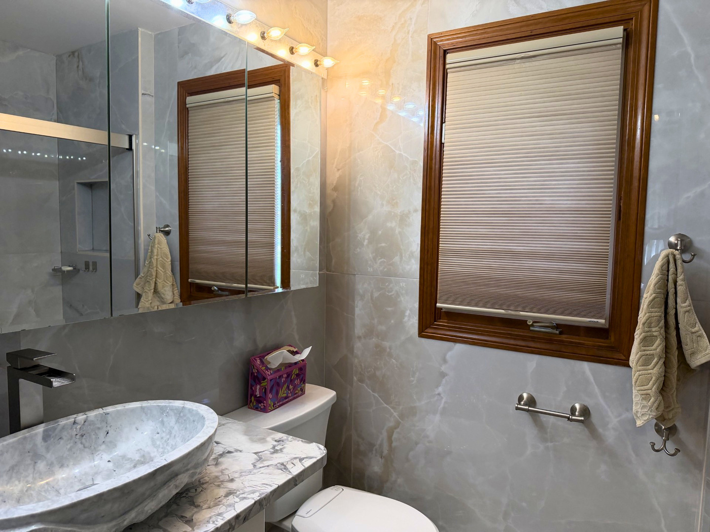 1009 S Ahrens Avenue Property Photo 10