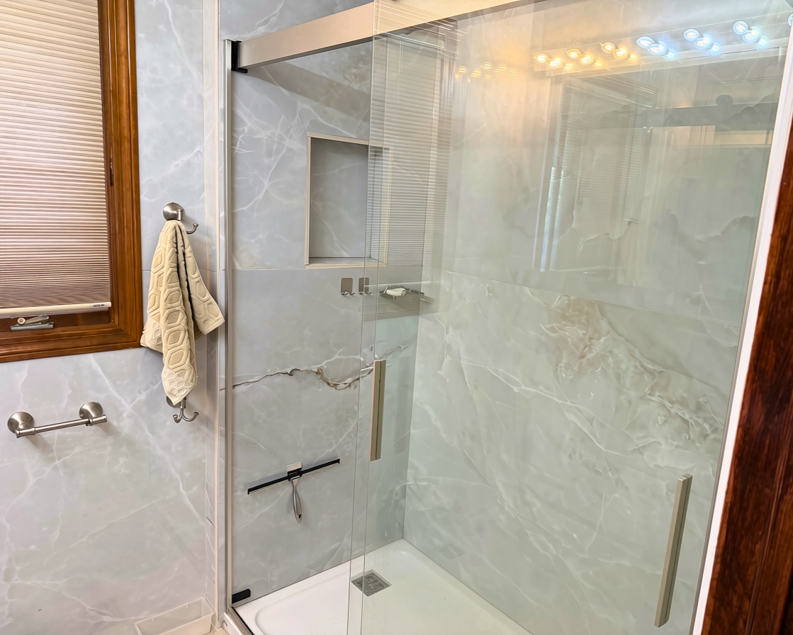 1009 S Ahrens Avenue Property Photo 11