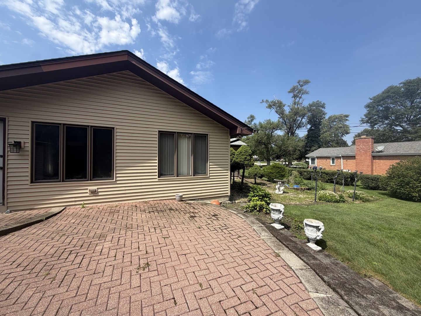 1009 S Ahrens Avenue Property Photo 16