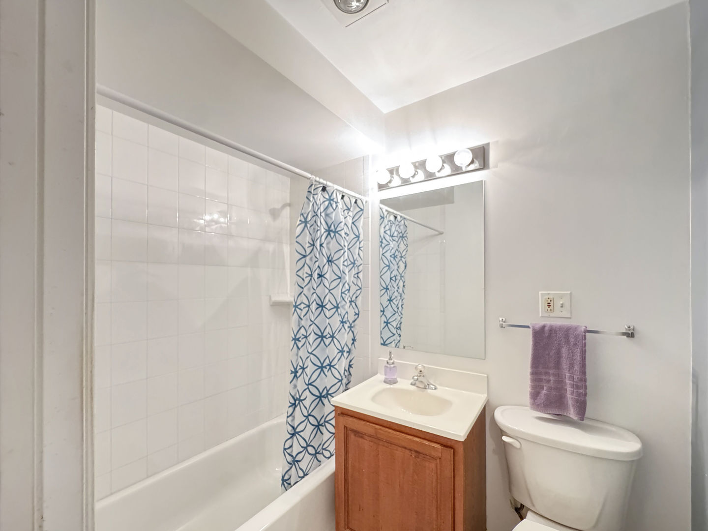 1910 W Hatherleigh Court 2c Property Photo 6