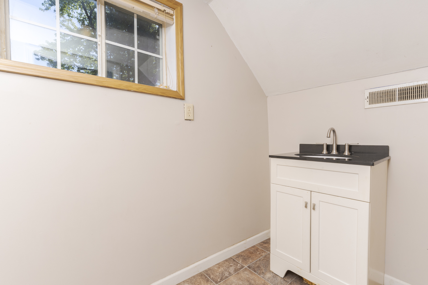55 Maple Street Property Photo 29