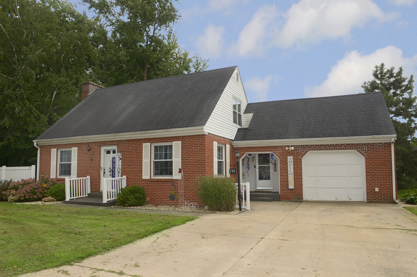 733 E Main Street Property Photo 1