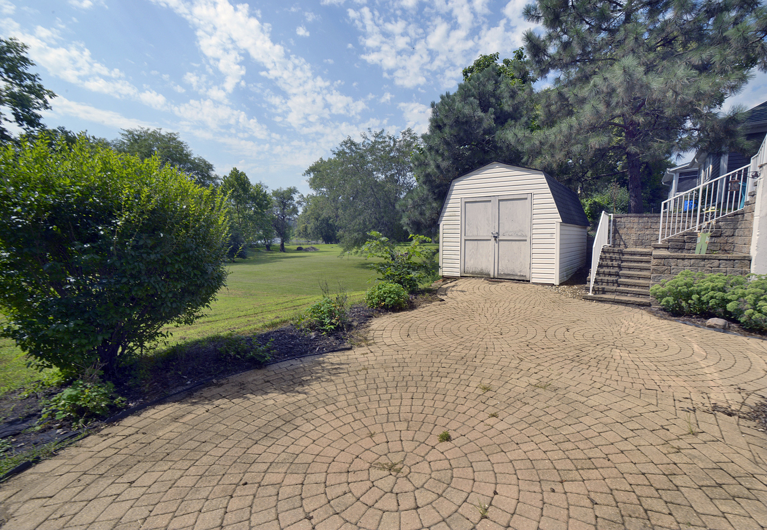 733 E Main Street Property Photo 6