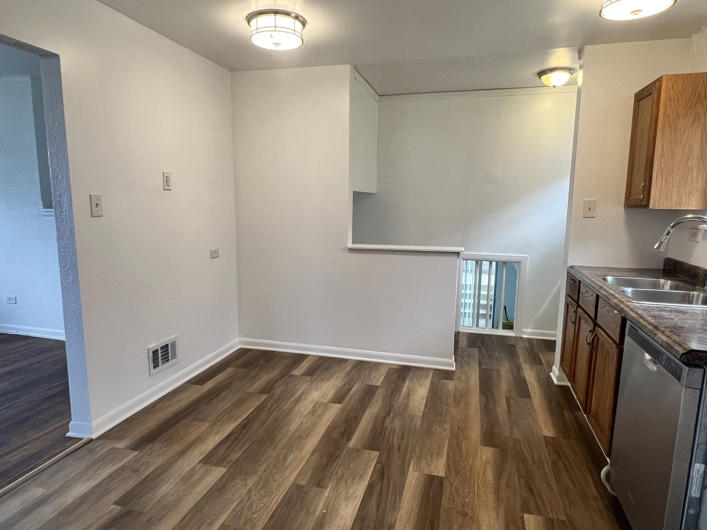 8815 S Halsted Street Property Photo 5