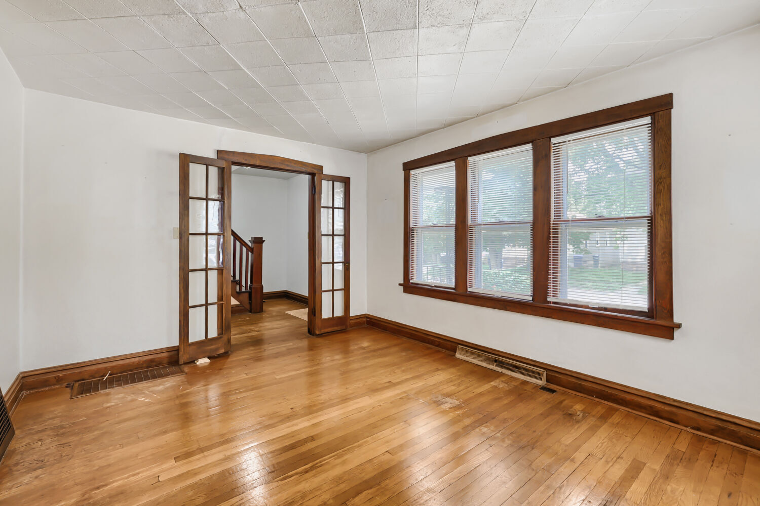 709 Center Street Property Photo 11