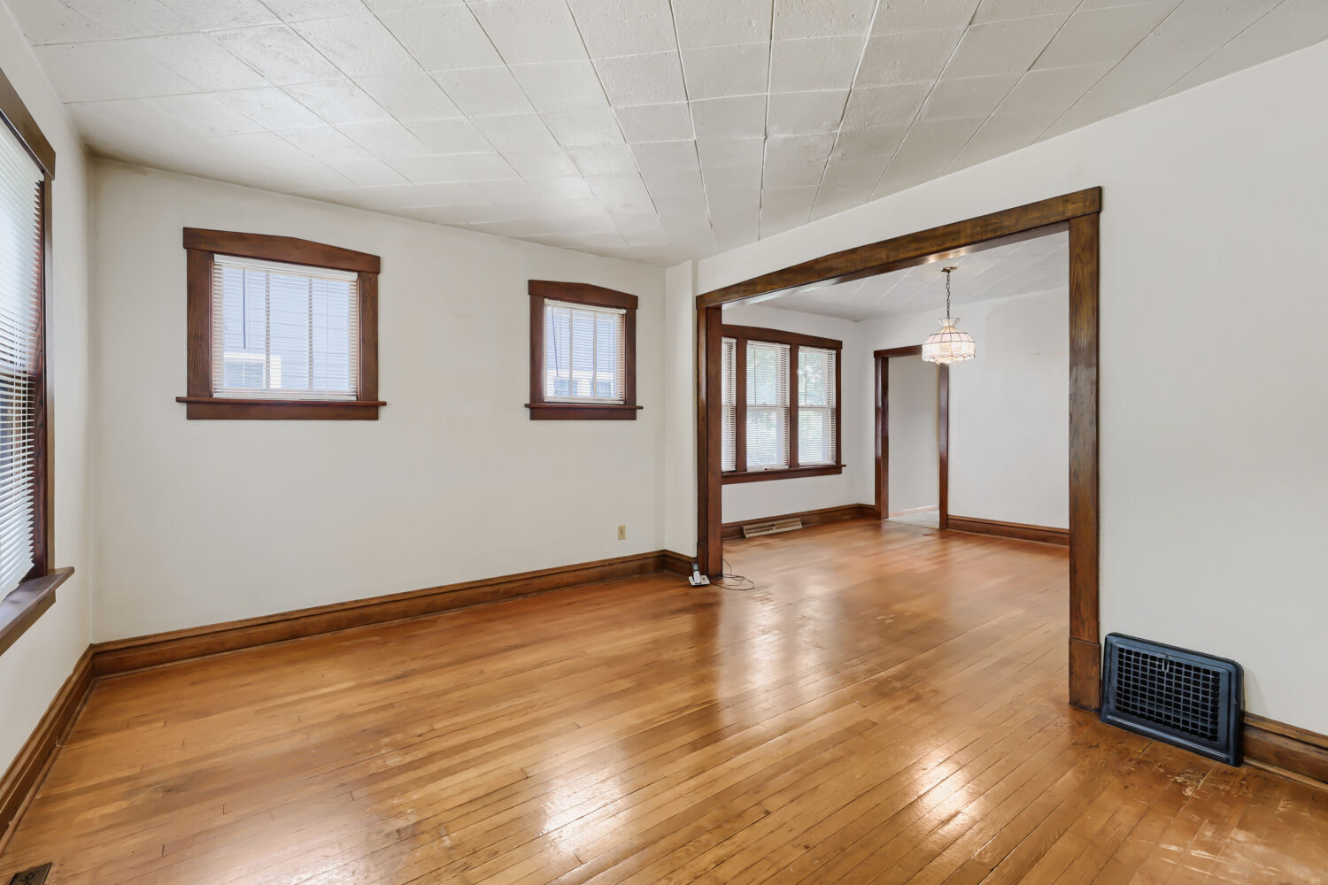 709 Center Street Property Photo 14