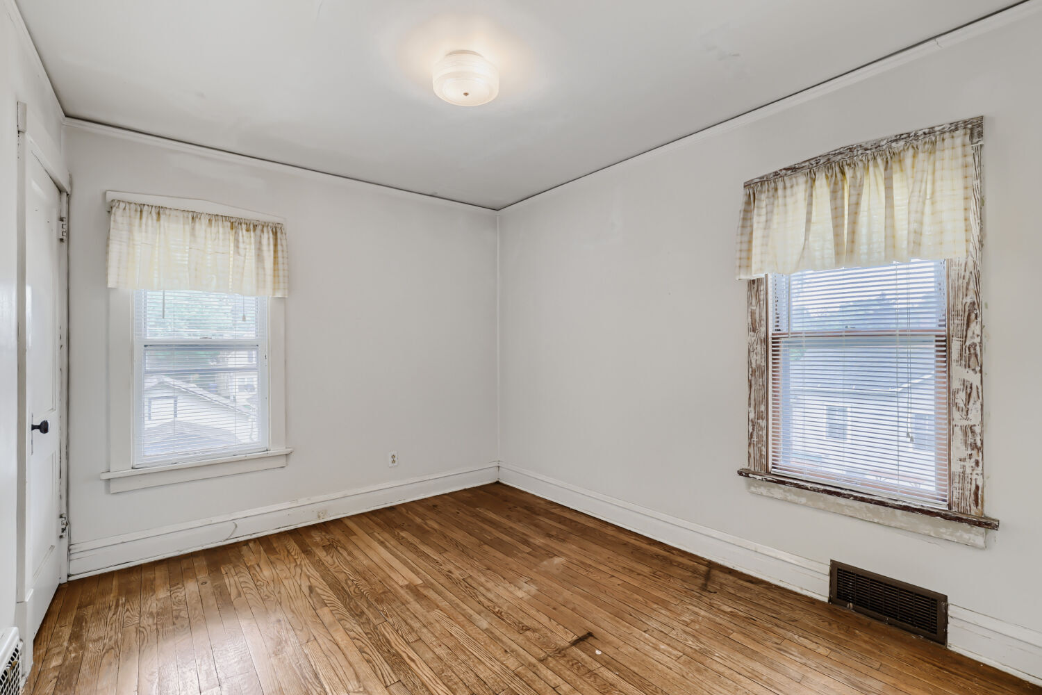 709 Center Street Property Photo 23