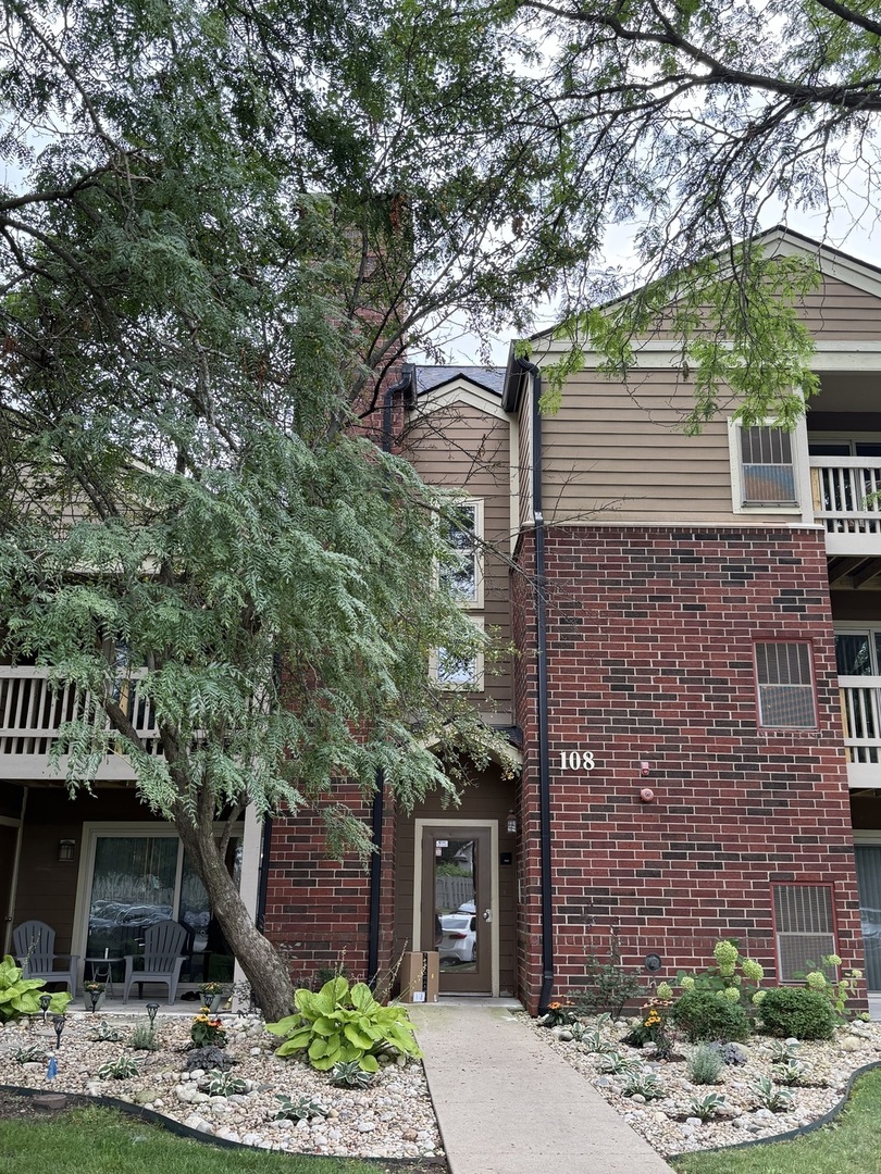 108 Glengarry Drive 304 Property Photo 1