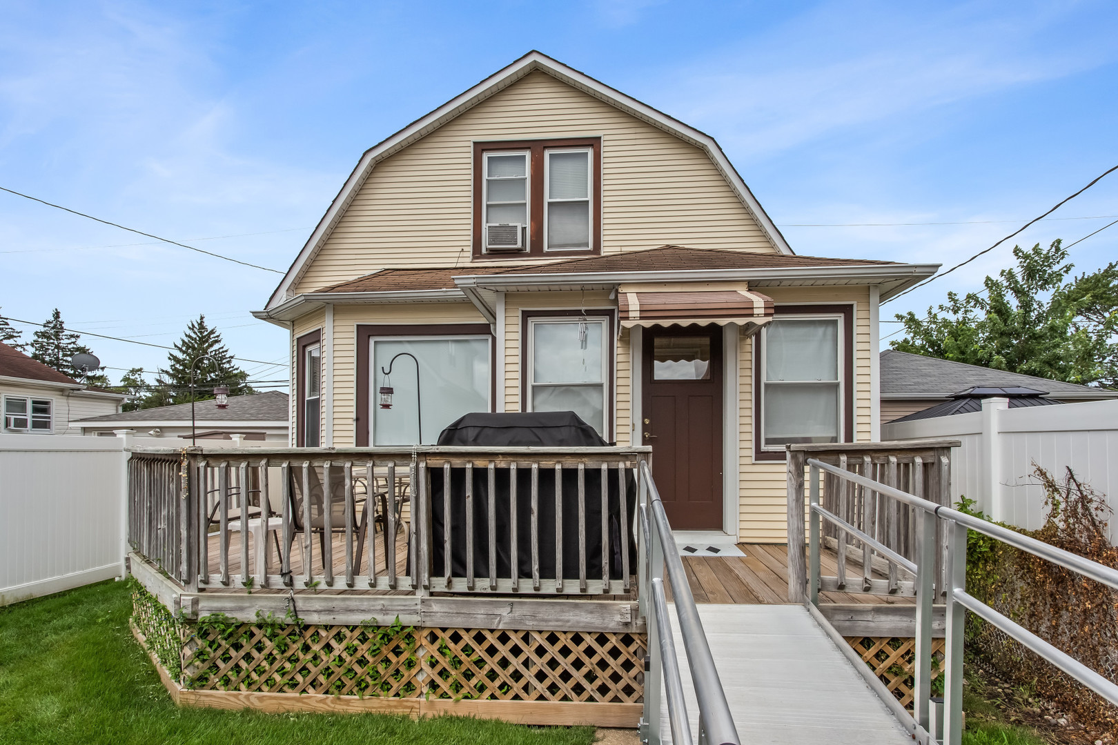 3872 N Ottawa Avenue Property Photo 1