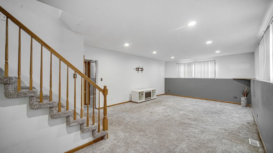 322 Central Avenue Property Photo 18