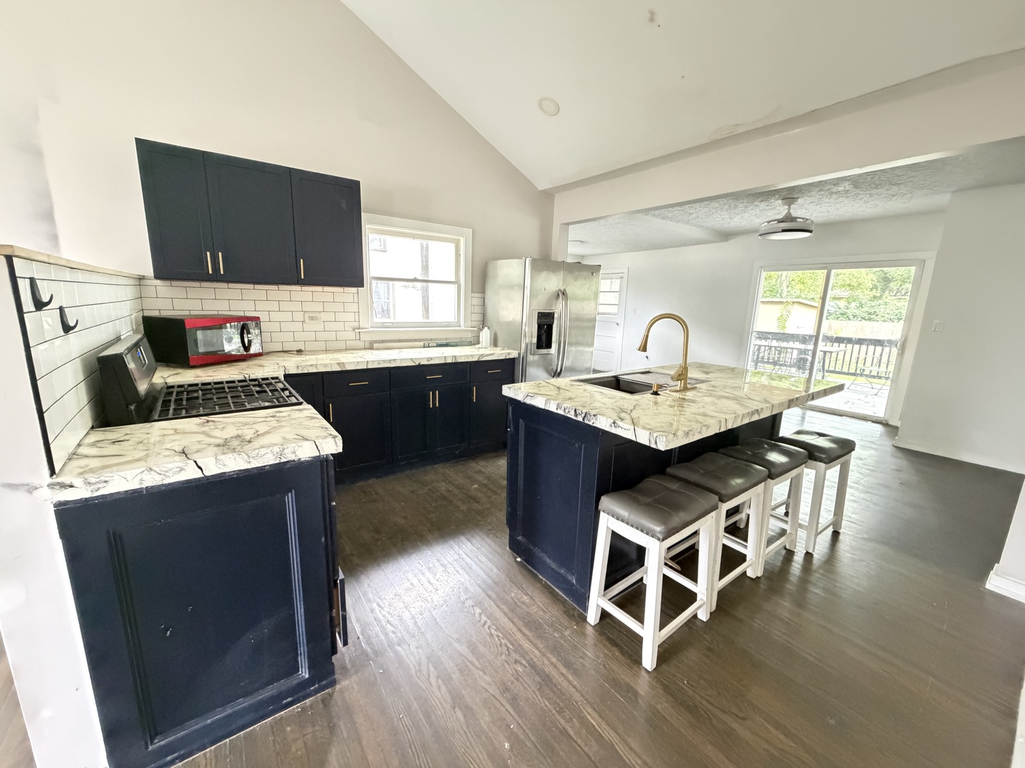 1402 5th Avenue Property Photo 3