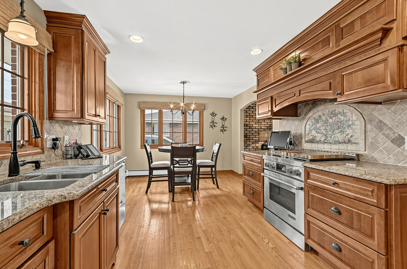 1820 Root Street Property Photo 6