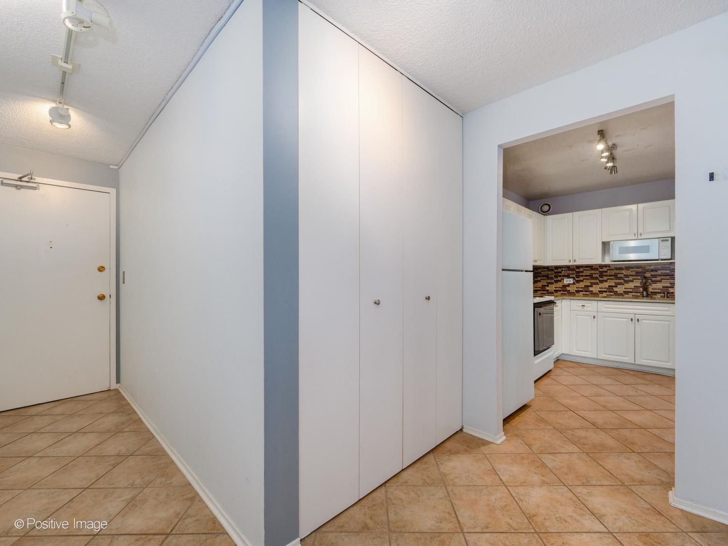 70 W Huron Street 605 Property Photo 4