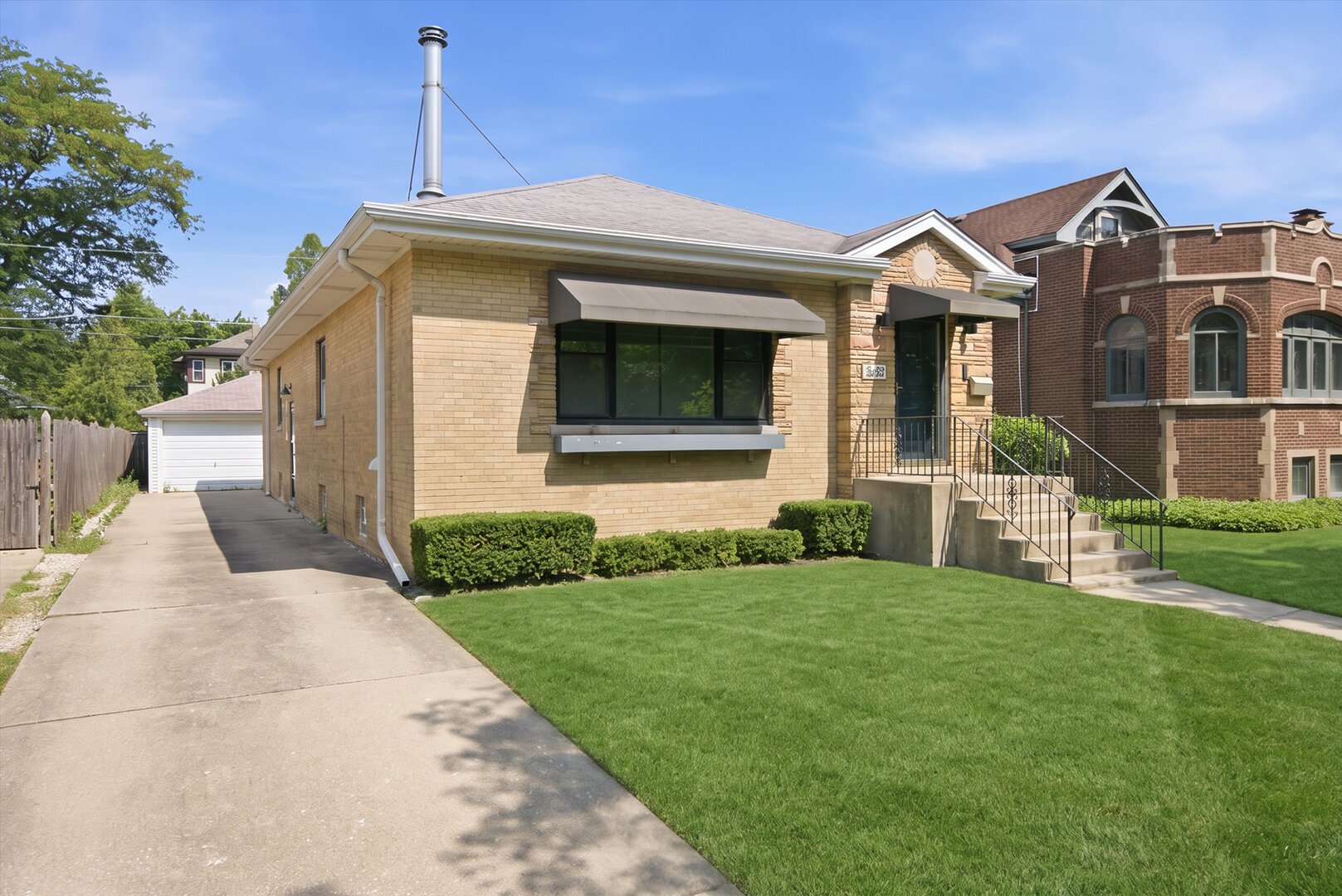 940 N Oak Park Avenue Property Photo 2
