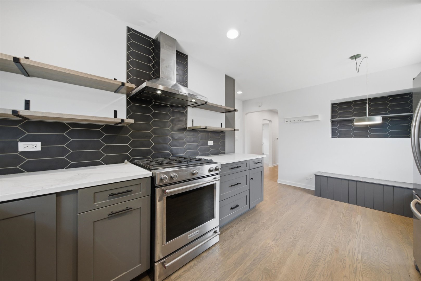 940 N Oak Park Avenue Property Photo 17
