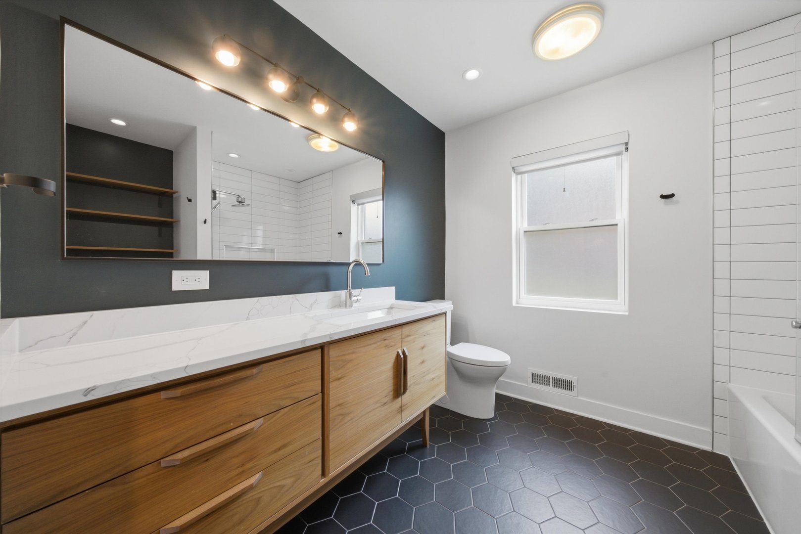 940 N Oak Park Avenue Property Photo 19