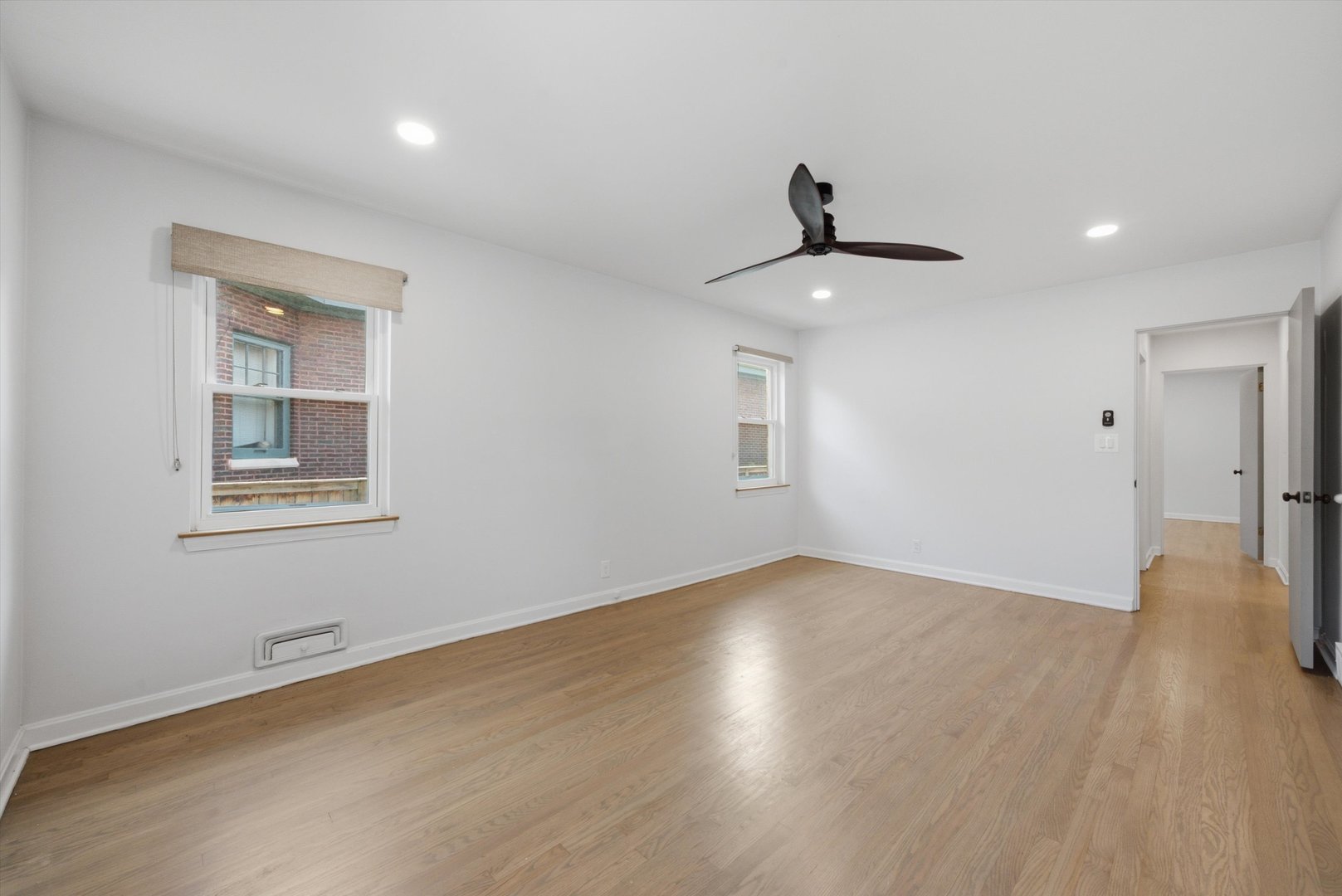 940 N Oak Park Avenue Property Photo 22
