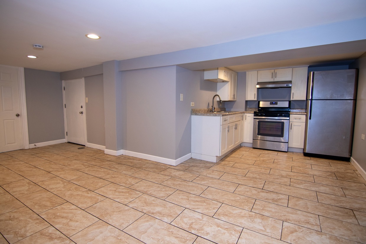 211 S Campbell Avenue Garden Property Photo 2