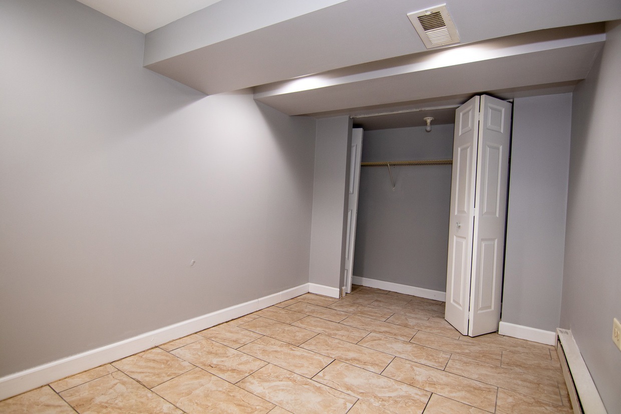 211 S Campbell Avenue Garden Property Photo 6