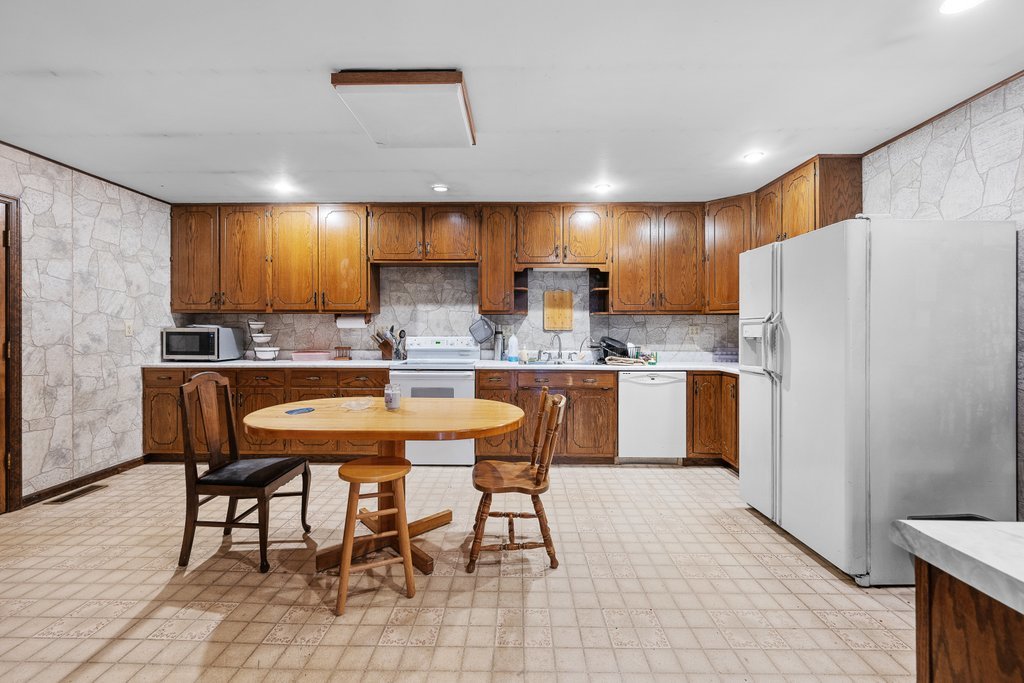 21084 Trolly Road Property Photo 12