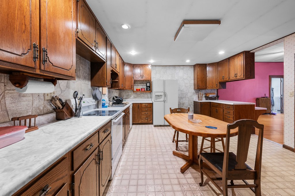 21084 Trolly Road Property Photo 13