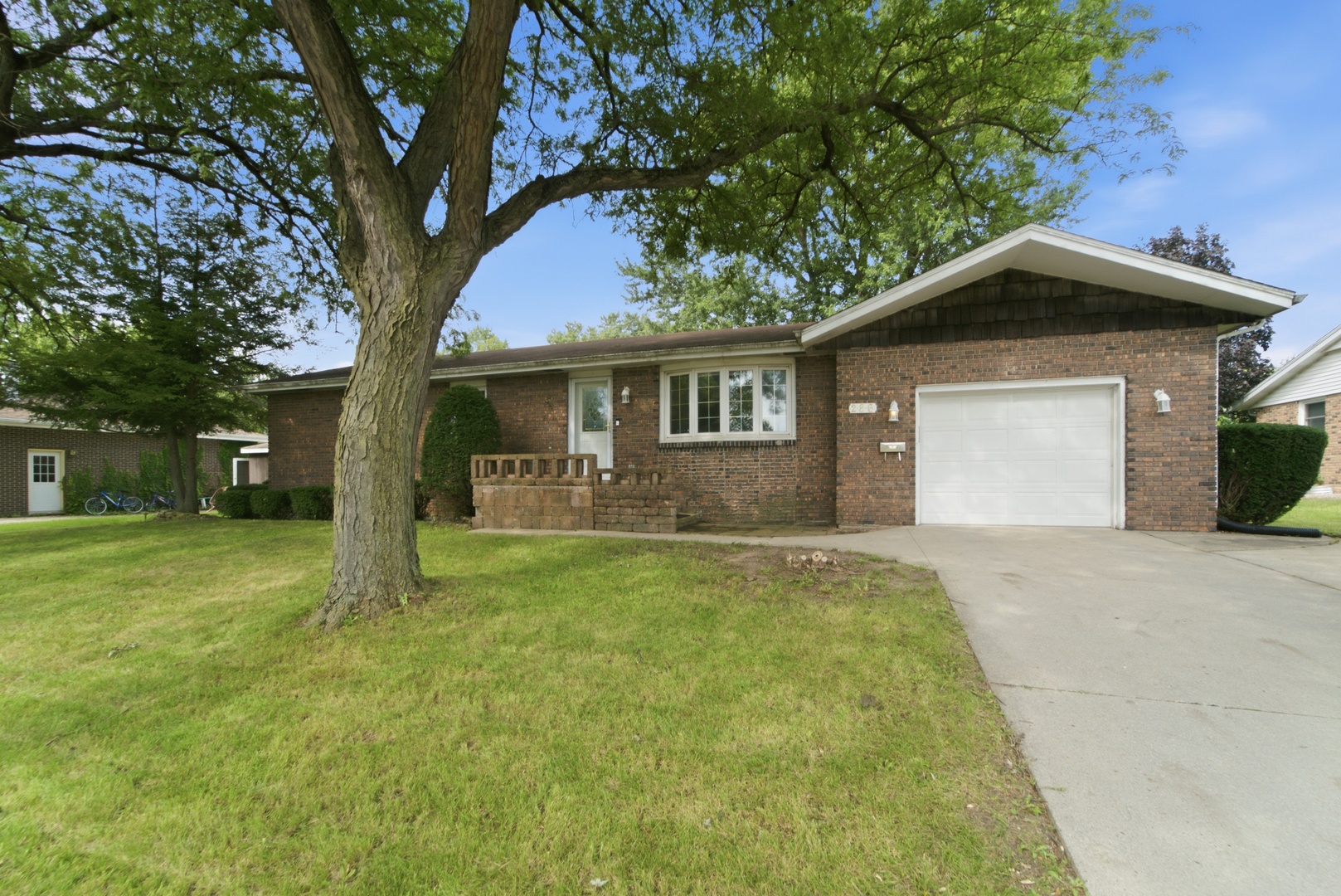 286 N Tomagene Drive Property Photo 1