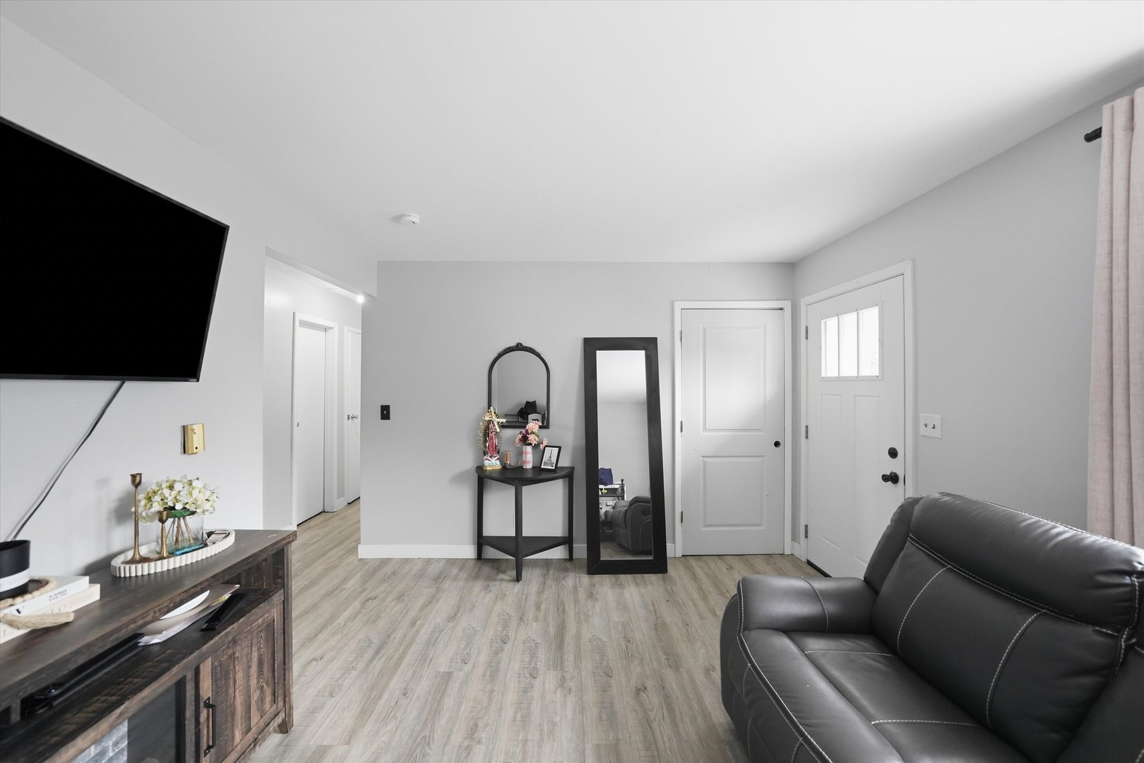 412 S State Street Property Photo 5