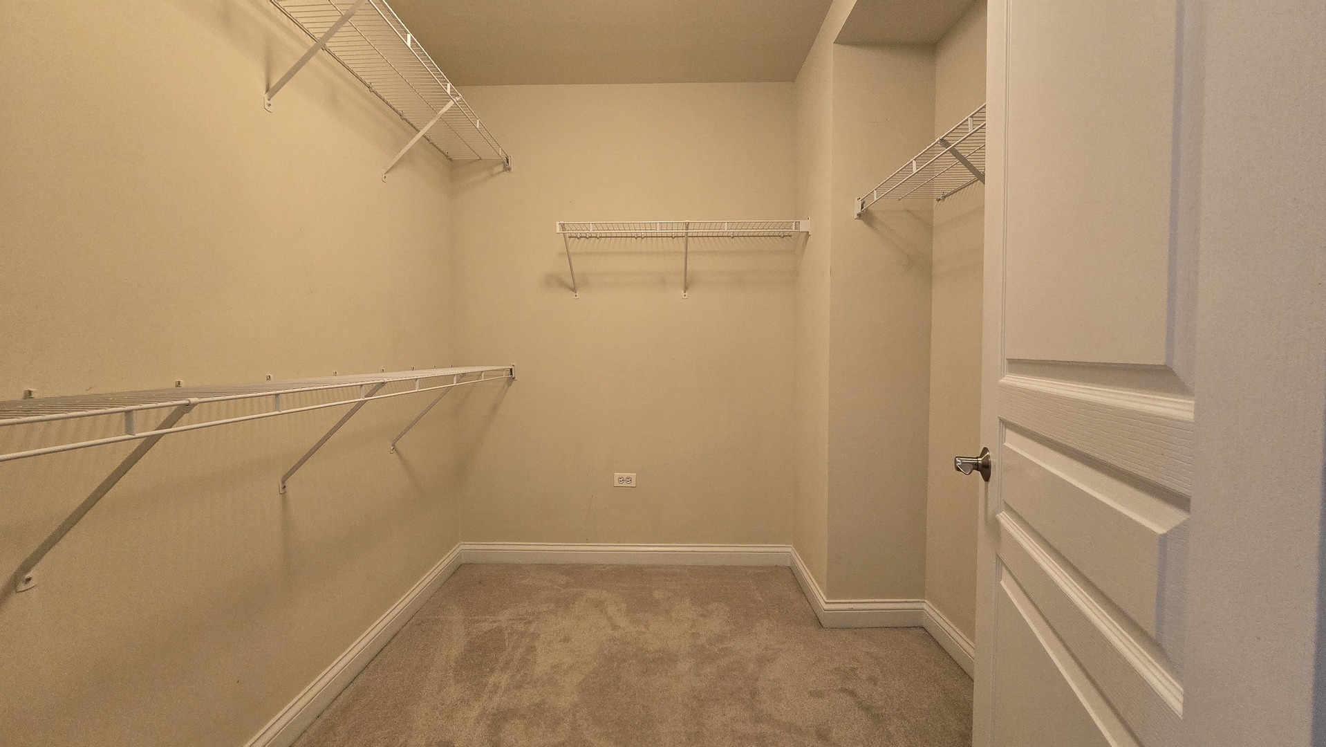 101 Pointe Drive 302 Property Photo 10