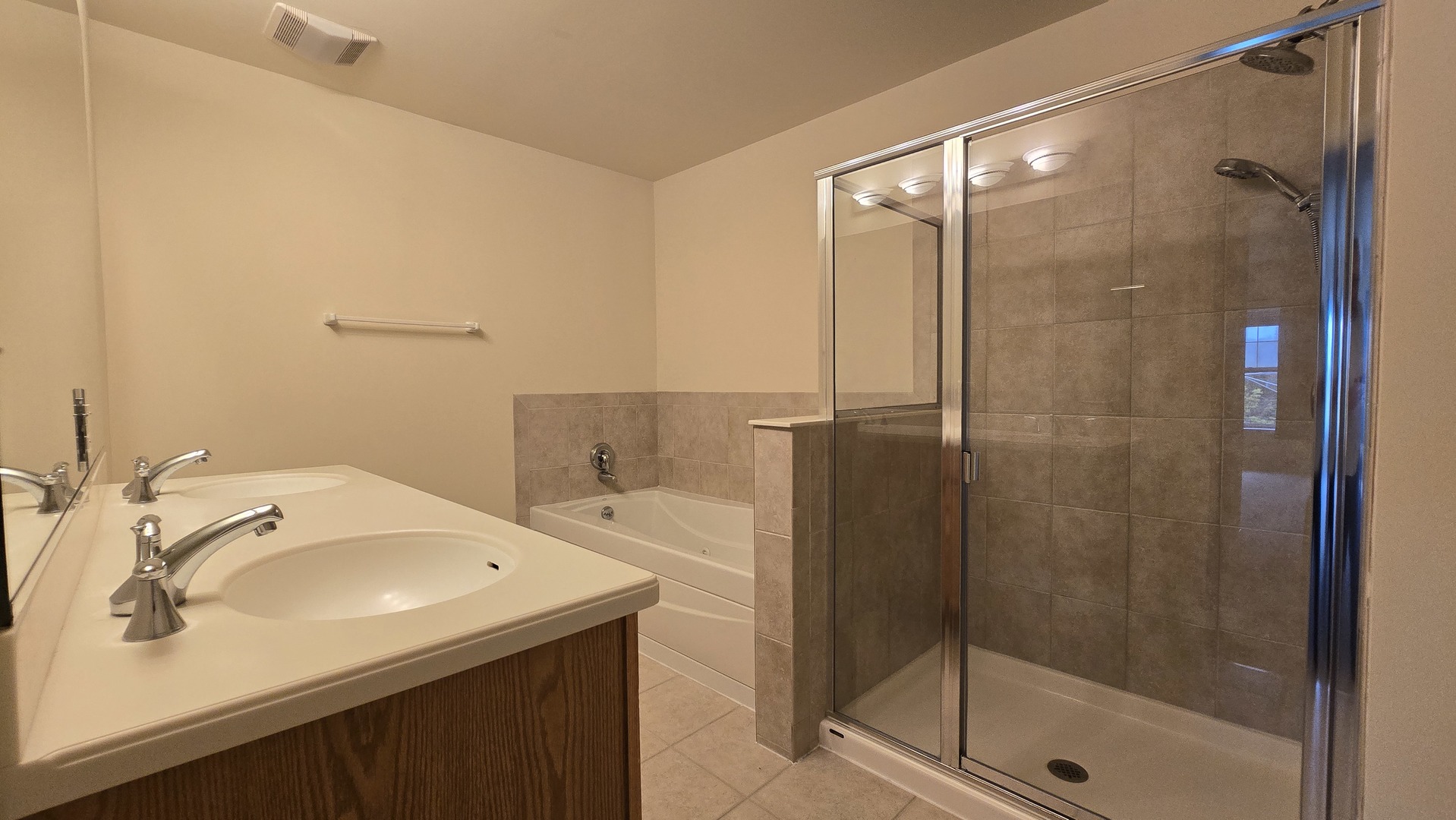 101 Pointe Drive 302 Property Photo 11
