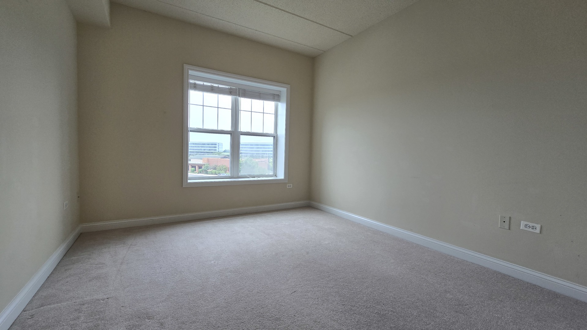 101 Pointe Drive 302 Property Photo 13
